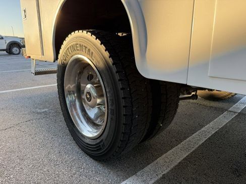 Used 2017 RAM 4500 Tradesman w/ Power & Remote Entry Group image 13