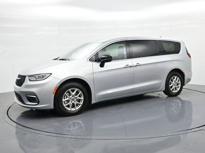 Used 2024 Chrysler Pacifica Touring-L
