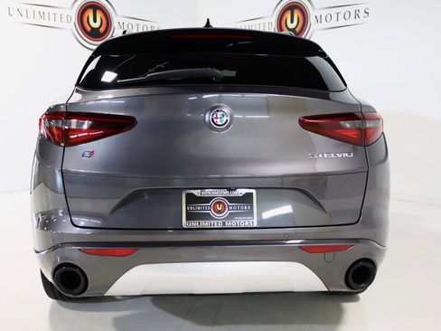 Used 2022 Alfa Romeo Stelvio Ti image 31