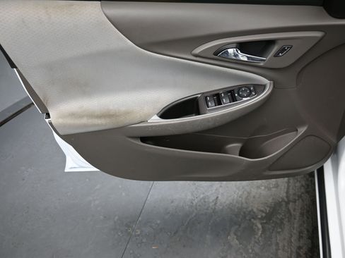 Used 2021 Chevrolet Malibu LS image 12