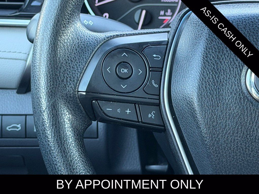 Used 2018 Toyota Camry LE FWD image 15