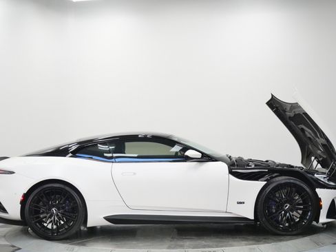 Used 2020 Aston Martin DBS Superleggera RWD image 38