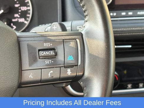Used 2025 Nissan Rogue SV AWD/4WD image 13