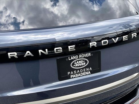 New 2026 Land Rover Range Rover Long Wheelbase SE AWD/4WD image 7