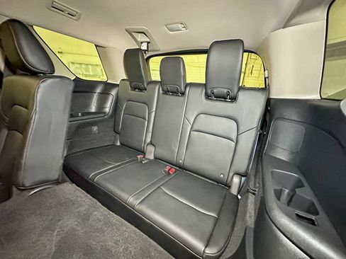 Used 2022 Nissan Pathfinder SL AWD/4WD image 28