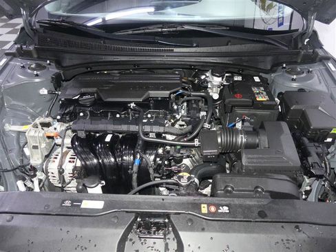 Used 2024 Hyundai Elantra SEL FWD image 12