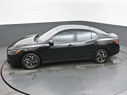 Used 2025 Nissan Sentra SV FWD image 34