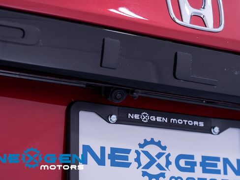 Used 2025 Honda Pilot TrailSport image 36