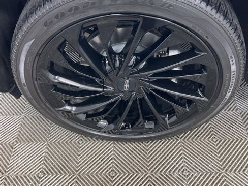 Used 2023 Lincoln Aviator Reserve w/ Equipment Group 201A image 7