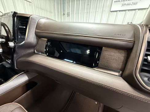Used 2025 RAM 1500 Limited AWD/4WD image 11