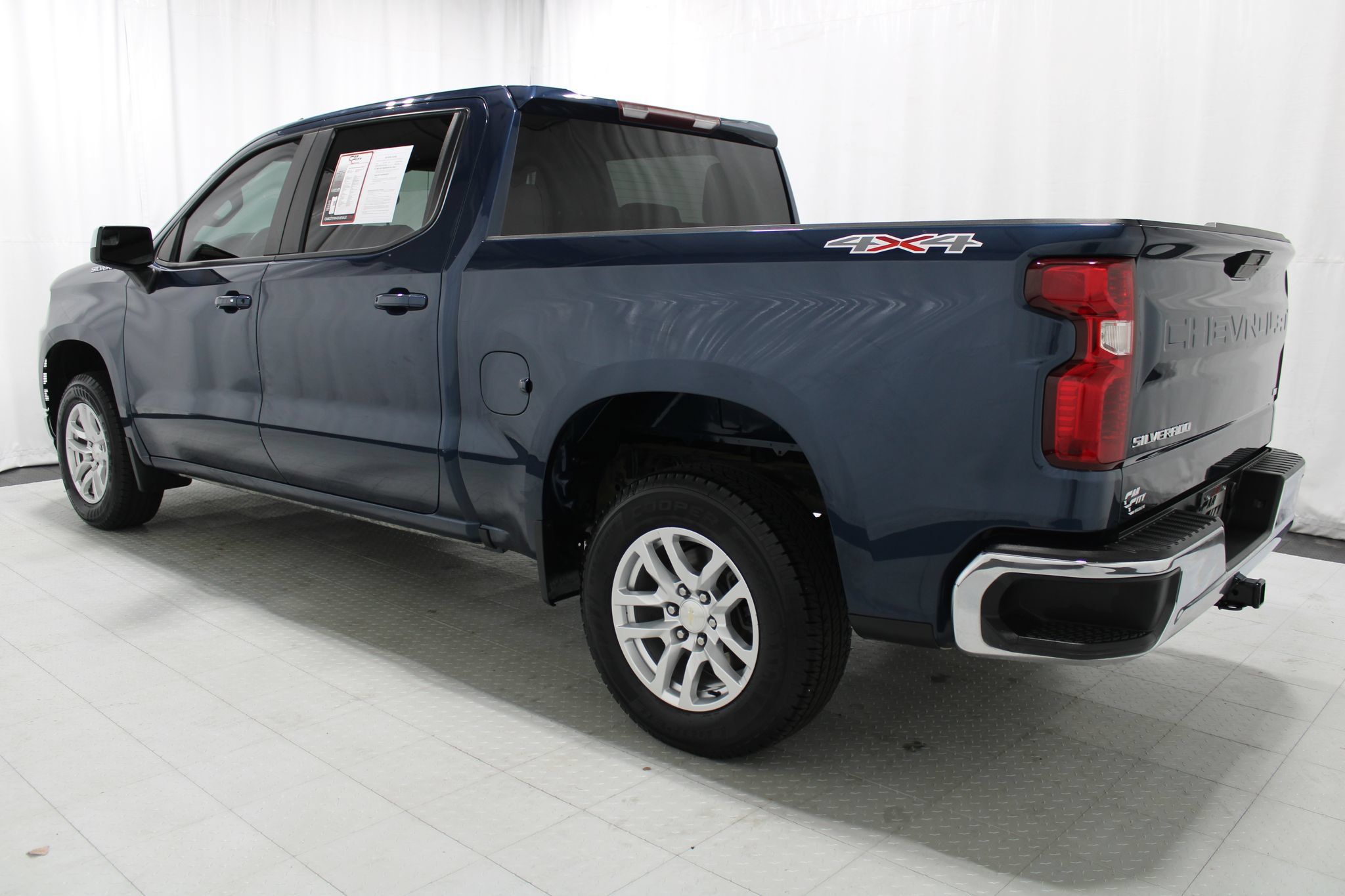 Used 2021 Chevrolet Silverado 1500 LT AWD/4WD image 8
