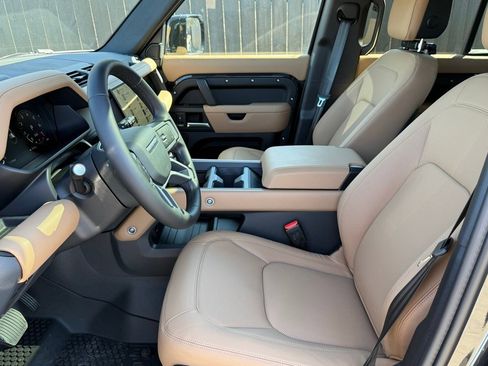 New 2026 Land Rover Defender 110 X-Dynamic SE image 11