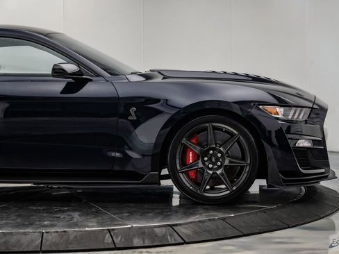 Used 2021 Ford Mustang Shelby GT500 w/ Carbon Fiber Track Pack RWD image 28