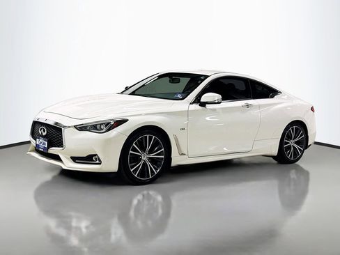 Used 2017 INFINITI Q60 2.0t w/ Premium Plus Package 2.0T AWD/4WD image 3