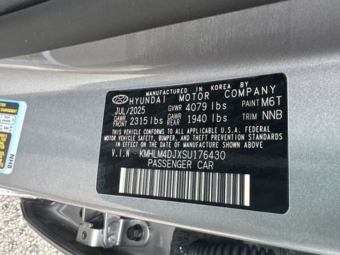 New 2025 Hyundai Elantra SEL image 23