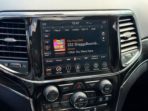 Used 2021 Jeep Grand Cherokee Limited w/ Premium Lighting Group image 32