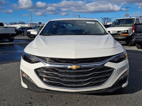 Used 2024 Chevrolet Malibu LT image 2