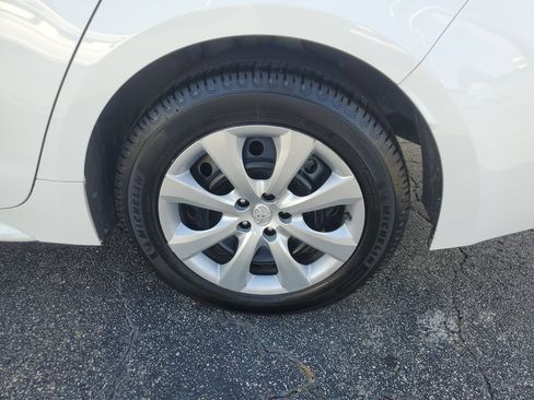 Used 2022 Toyota Corolla LE image 7