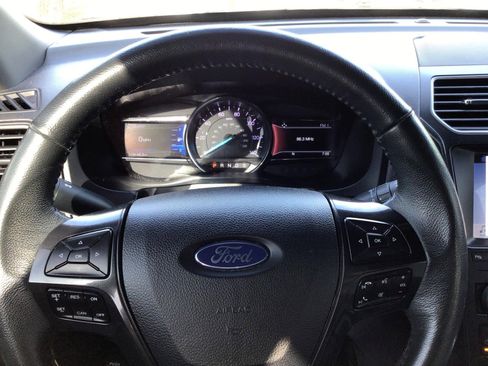 Used 2019 Ford Explorer XLT w/ Equipment Group 202A image 17