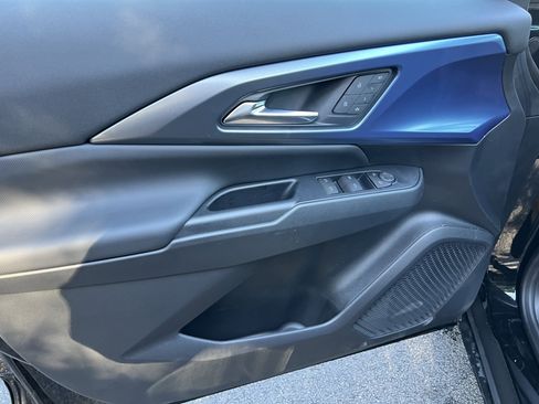 New 2025 Chevrolet Equinox EV LT image 14