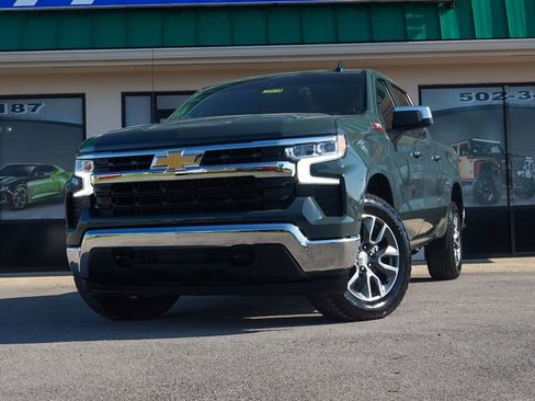 Used 2025 Chevrolet Silverado 1500 LT w/ Z71 Off-Road Package AWD/4WD image 6