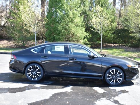 New 2026 Honda Accord Touring image 9