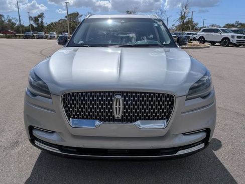 Used 2023 Lincoln Aviator Reserve AWD/4WD image 3