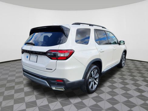 Certified 2023 Honda Pilot Touring image 4