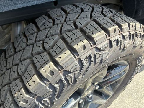 Used 2025 Chevrolet Silverado 1500 LT Trail Boss w/ Convenience Package II image 39