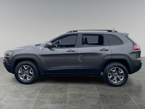 Used 2019 Jeep Cherokee Trailhawk w/ Comfort/Convenience Group AWD/4WD image 2