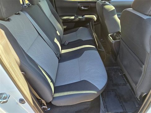 Used 2022 Toyota Tacoma TRD Off-Road w/ Technology Package image 19