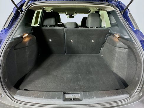 Used 2025 Nissan Kicks SV AWD/4WD image 28