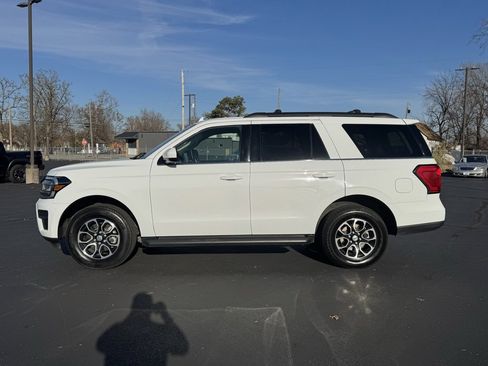 Used 2024 Ford Expedition XLT image 21