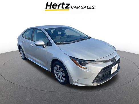 Used 2025 Toyota Corolla LE image 1