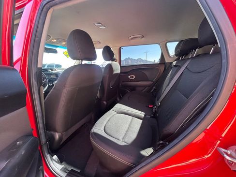 Used 2016 Kia Soul + FWD image 13