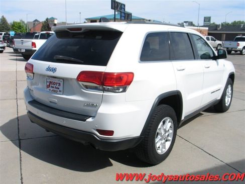 Used 2019 Jeep Grand Cherokee Laredo AWD/4WD image 31