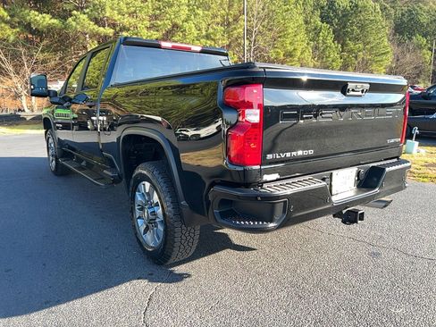 Used 2025 Chevrolet Silverado 2500 Custom w/ Custom Value Package image 7