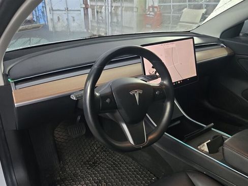 Used 2018 Tesla Model 3 RWD image 7
