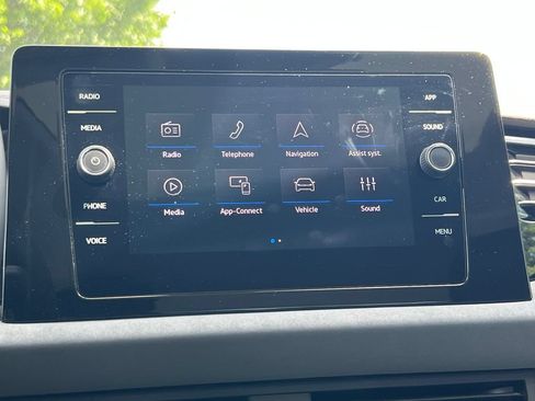 Used 2025 Volkswagen Jetta SE FWD image 20