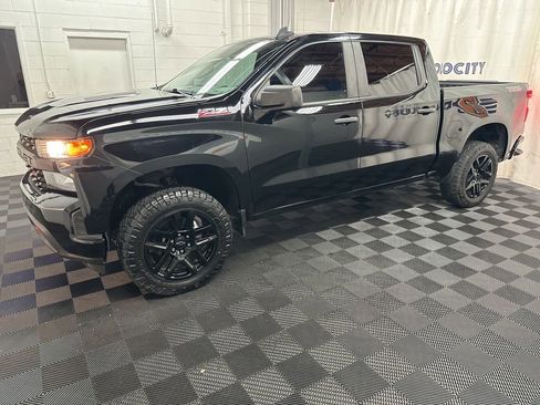 Used 2021 Chevrolet Silverado 1500 Custom Trail Boss w/ LPO, Dark Essentials Package AWD/4WD image 5