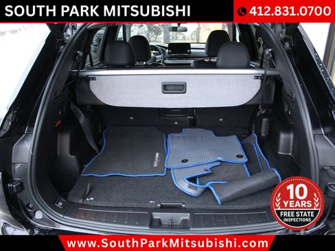 Used 2025 Mitsubishi Outlander SE image 11