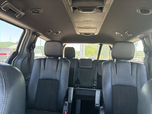 Used 2019 Dodge Grand Caravan SXT FWD image 28