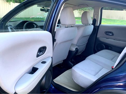 Used 2017 Honda HR-V LX image 13