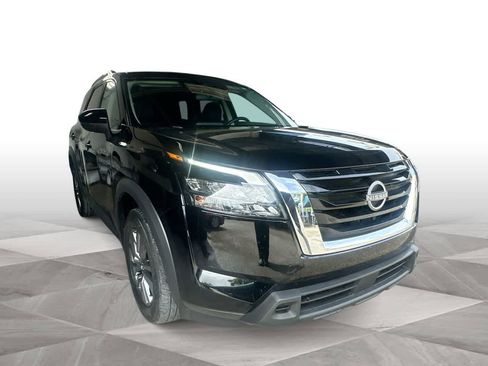 Used 2025 Nissan Pathfinder SV AWD/4WD image 2