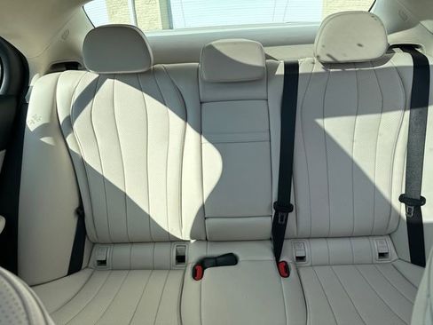 Used 2025 Mercedes-Benz E 350 4MATIC Sedan image 34