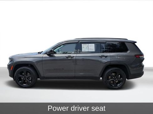 Used 2023 Jeep Grand Cherokee L Limited w/ Black Appearance Package AWD/4WD image 9