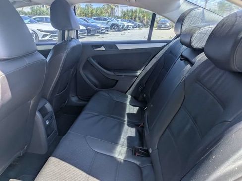 Used 2014 Volkswagen Jetta SE FWD image 12