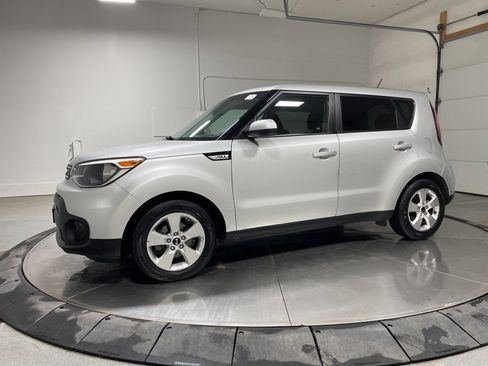 Certified 2017 Kia Soul image 4