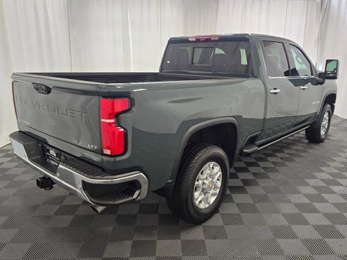 Used 2025 Chevrolet Silverado 3500 LTZ w/ LTZ Convenience Package image 7