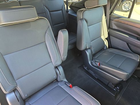 Used 2023 Chevrolet Tahoe Premier image 11